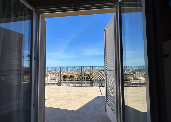 Panoramico Nel Cuore Di Apartment
